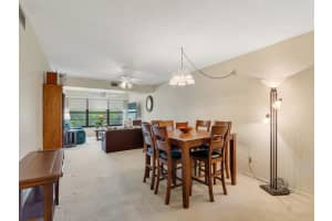 27 Plantation Drive 202, Vero Beach, FL 32966 - MLS#R11097091