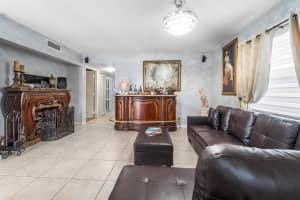 2235 NW 25th Place, Fort Lauderdale, FL 33311 - MLS#R11097182
