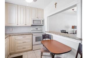 715 Lori Drive 213, Palm Springs, FL 33461 - MLS#R11097229