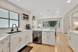 146 Weybridge Circle B, Royal Palm Beach