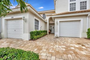424 Coral Cove Dr, Juno Beach, FL 33408, Sold 06/06/25