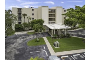 1202 S Lake Drive 105, Lantana, FL 33462 - MLS#R11097373