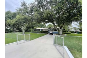 5705 NE 3rd Lane, Okeechobee, FL 34974 - MLS#R11097432