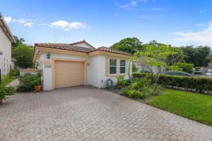 160 Nw 75th Way, Plantation