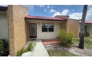 425 Lake Helen Drive, West Palm Beach, FL 33411 - MLS#R11097592