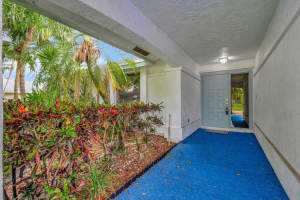 212 Ponce De Leon Street, Royal Palm Beach, FL 33411 Sold 09/26/25