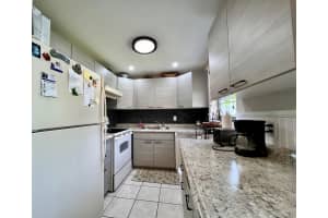 104 Cambridge E, West Palm Beach, FL 33417 - MLS#R11097627