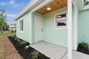 677 NE Alice Street, Jensen Beach, FL 34957 Sold 07/18/25