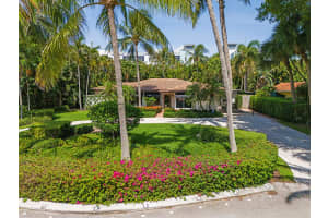 330 SE 7th Avenue, Delray Beach, FL 33483 Sold 07/03/25