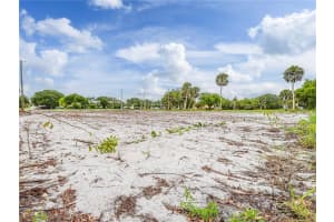 445 Old Dixie Highway, Vero Beach, FL 32962 - MLS#R11097826