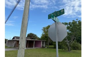 1405 Avenue Q Avenue, Fort Pierce, FL 34950 - MLS#R11097912