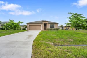 433 SW Eyerly Avenue, Port Saint Lucie, FL 34983 - MLS#R11097972