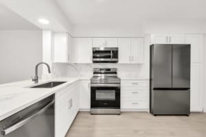 7290 Kinghurst Drive 102, Delray Beach