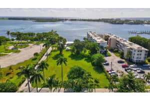 670 Oak Street, Boynton Beach, FL 33435 Sold 02/04/26