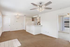 654 Centre Court SW 201, Vero Beach, FL 32962 - MLS#R11098073