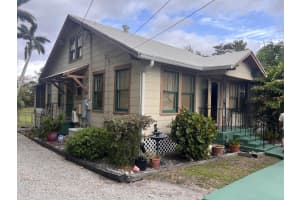 1947 Bacom Point Rd, Pahokee, FL 33476, Sold 06/11/25