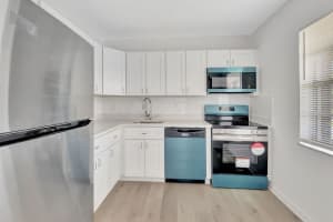 20 Abbey Lane 201, Delray Beach, FL 33446 Sold 10/31/25