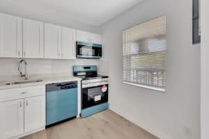 20 Abbey Lane 201, Delray Beach, FL 33446 Sold 10/31/25