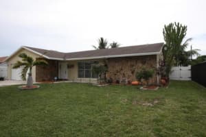 5199 Woodstone Circle E, Lake Worth