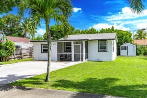 4337 Clinton Boulevard, Lake Worth, FL 33461 Sold 08/01/25