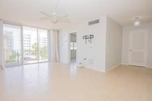 301 Croton Avenue 303, Lantana, FL 33462 - MLS#R11098530