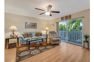 210 Main Boulevard 2b, Boynton Beach, FL 33435 - MLS#R11098535