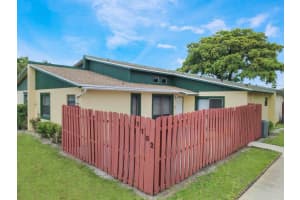 1102 Manor Drive 26-c, Palm Springs