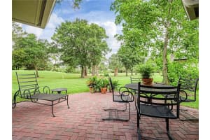 102 Prestwick Circle, Vero Beach, FL 32967 Sold 09/12/25