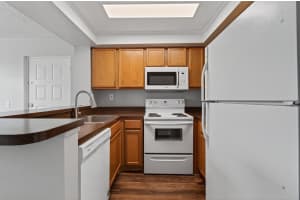 708 Executive Center Drive 21, West Palm Beach, FL 33401 - MLS#R11098658