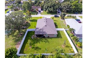 2341 SE Mariola Avenue, Port Saint Lucie, FL 34952 - MLS#R11098702
