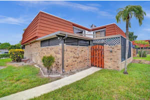 4628 Suburban Pines Drive, Lake Worth