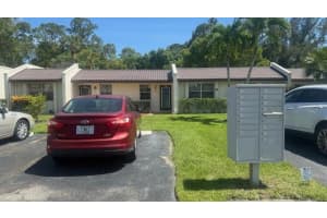 118 Lake Olive Drive, West Palm Beach