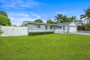 2071 W Carrol Circle, West Palm Beach, FL 33415 - MLS#R11098865