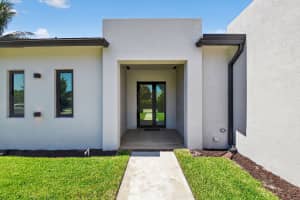 3920 Espan Court Palm Springs, FL 33461 - Off Market