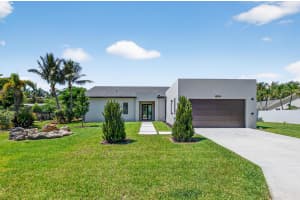 3920 Espan Court Palm Springs, FL 33461 - Off Market