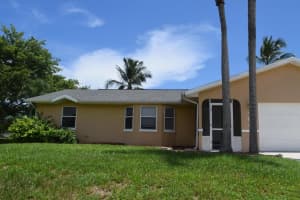 702 Sw Arkansas Terrace, Port Saint Lucie