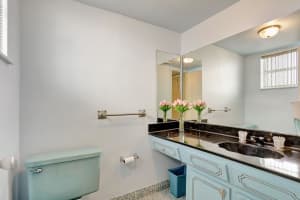4000 NW 44th Avenue 113, Lauderdale Lakes, FL 33319 - MLS#R11098957