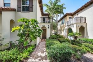 8274 Cascada Isles Drive, Cooper City, FL 33024 Sold 07/31/25