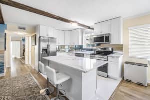 2020 Lake Osborne Drive 10, Lake Worth Beach, FL 33461 - MLS#R11099124