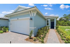 204 SE Via Sangro, Port Saint Lucie, FL 34952 - MLS#R11099137