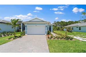 204 SE Via Sangro, Port Saint Lucie, FL 34952 - MLS#R11099137