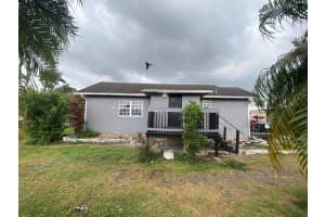 116 Nw Avenue G Avenue, Belle Glade