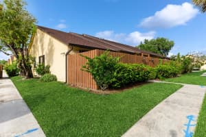 352 Springdale Circle, Palm Springs, FL 33461 Sold 12/05/25