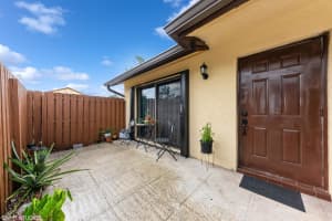 352 Springdale Circle, Palm Springs, FL 33461 Sold 12/05/25