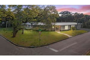 1001 South 11th St, Fort Pierce, FL 34950 - MLS#R11099263