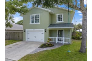 725 61st Avenue, Vero Beach, FL 32968 Sold 09/04/25