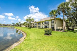 14 Plantation Drive 105, Vero Beach