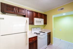 14 Plantation Drive 105, Vero Beach, FL 32966 Sold 09/30/25