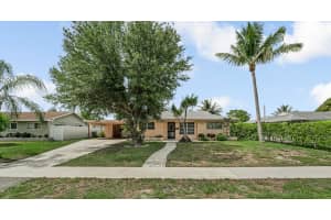 4840 Pineaire Lane, West Palm Beach