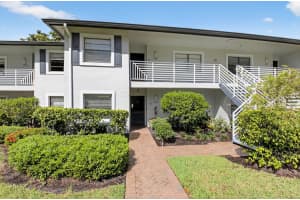 10 Southport Lane E, Boynton Beach